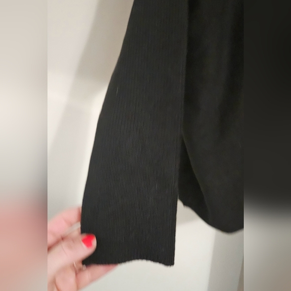 CALVIN KLEIN Black Buckle-Detail Turtleneck Poncho. Size S/M NWT - Picture 8 of 16